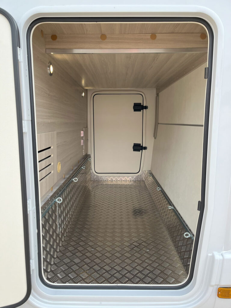 garaje-4179-768x1024